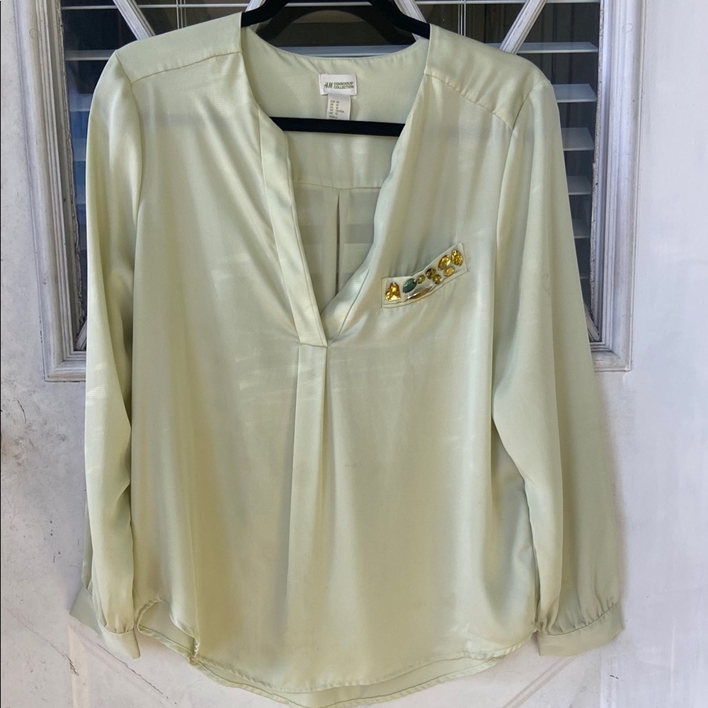 H&M Conscious Collection Pastel Green V Neck Beaded Pocket Blouse Size 10!